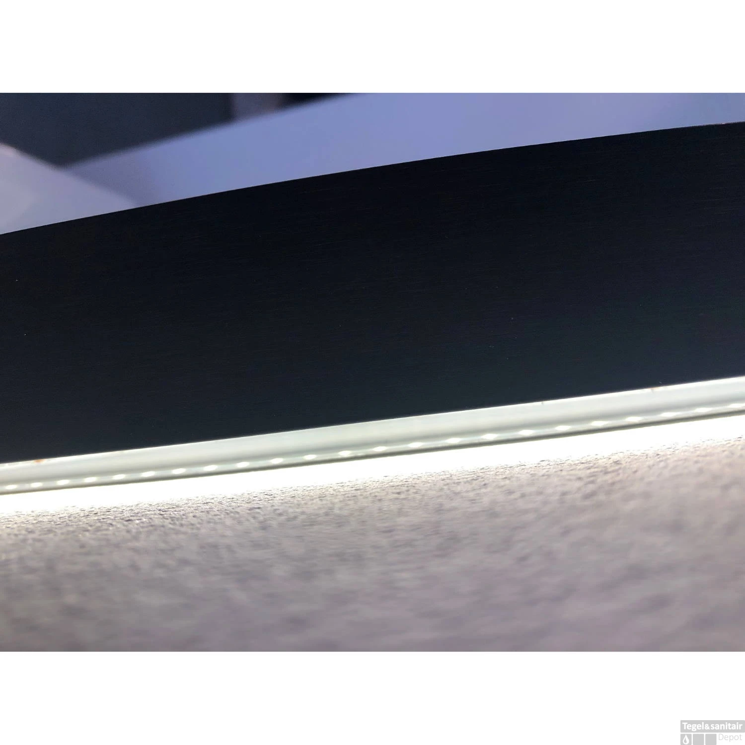 Badkamerspiegel Best Design Venetië Nero LED Verlichting 100x100 Cm Rond Mat Zwart - Afbeelding 3