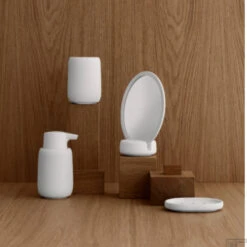 Cosmeticaspiegel Blomus Sono Zwart -Winkel Voor Huis- En Badkamerartikelen blomus cosmeticaspiegel sono zwart sfeer1