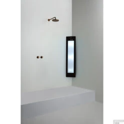 Sunshower Plus M Round Infrarood En UV-licht 140x33 Cm Inbouw - Opbouw Vlak Of Hoek Black -Winkel Voor Huis- En Badkamerartikelen sunshoweroneplus m black hoek uv geheel
